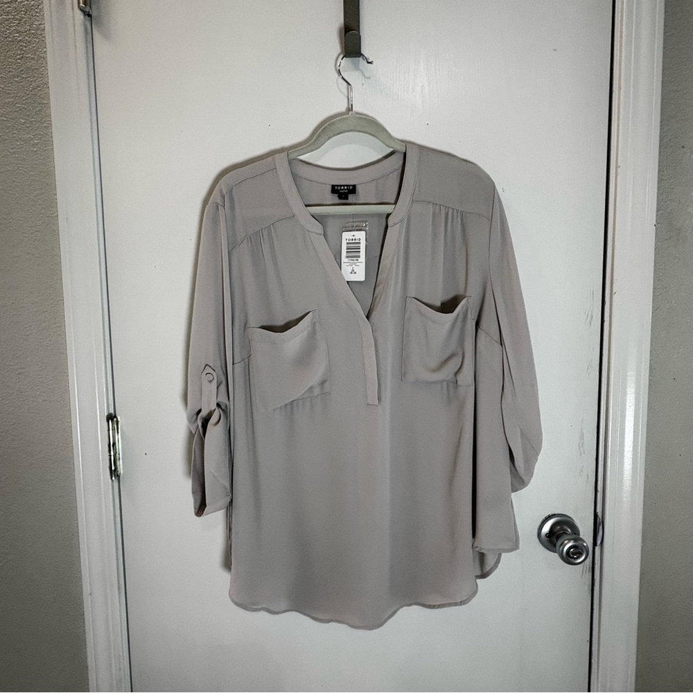 Torrid  Soft Gray V-Neck Blouse 3/4 sleeves
